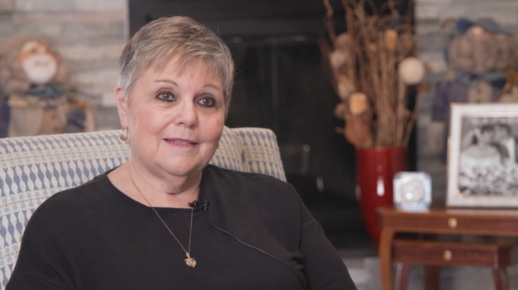 Knee Replacement Surgery – Patient Story: Lori Hines Thumbnail